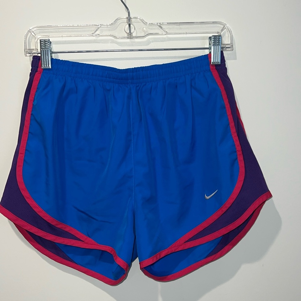 Nike women’s running shorts size small